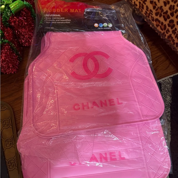 CHANEL Pink Car Accessories Set - Picture 2 of 2